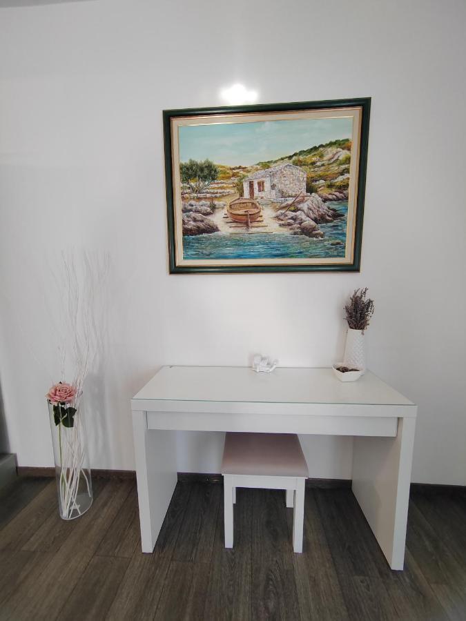 3 Bedrooms Apartman Dmt Kaštela Esterno foto