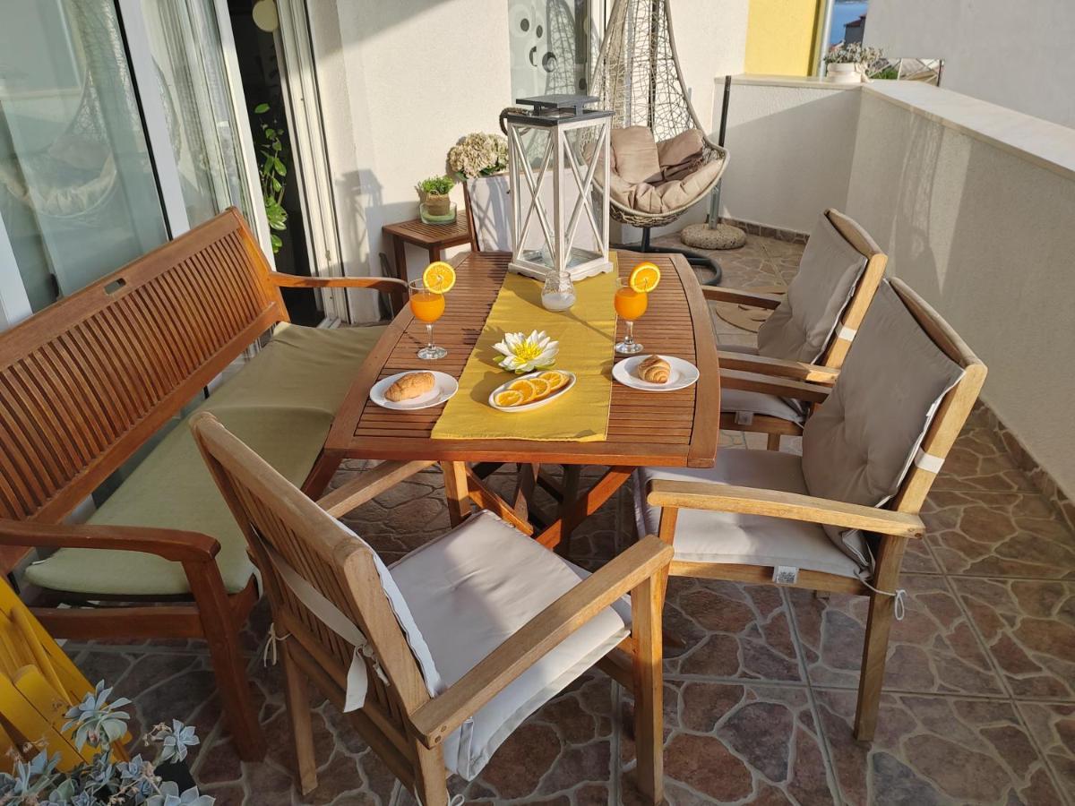 3 Bedrooms Apartman Dmt Kaštela Esterno foto
